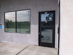 28497 Highway 74, Lake Elsinore, CA à louer Photo intérieure– Image 1 sur 3
