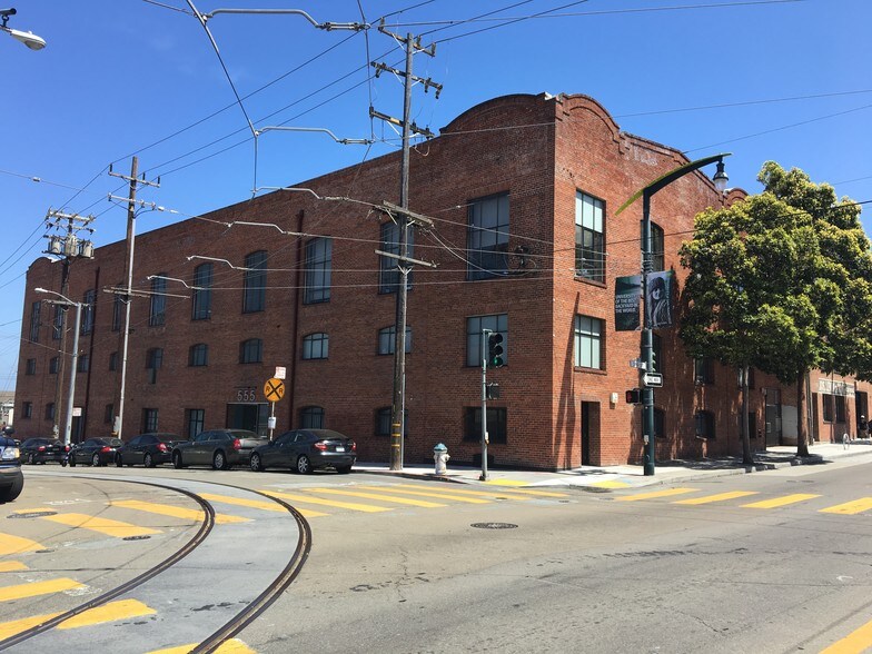 555 19th St, San Francisco, CA à louer - Photo de l’immeuble – Image 1 sur 21