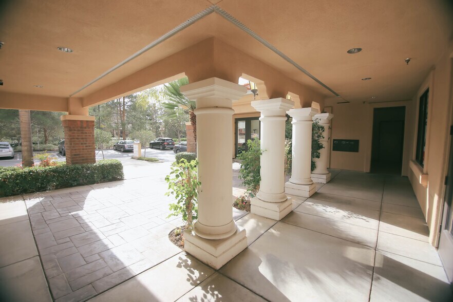 29839 Santa Margarita Pky, Rancho Santa Margarita, CA à louer - Photo de l’immeuble – Image 3 sur 13