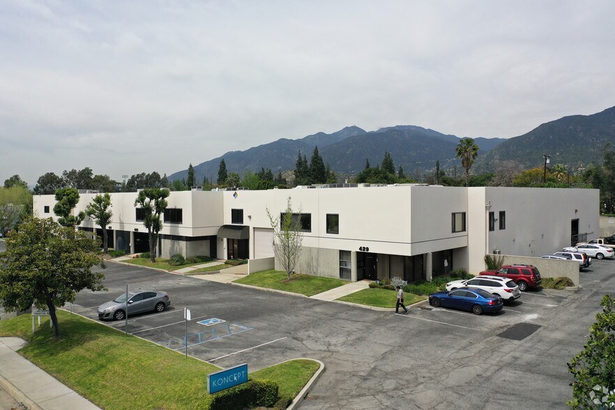 417-429 E Huntington Dr, Monrovia, CA à louer - Photo principale – Image 1 sur 1