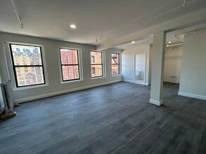 158 Grand St, Waterbury, CT à louer Photo intérieure– Image 2 sur 8