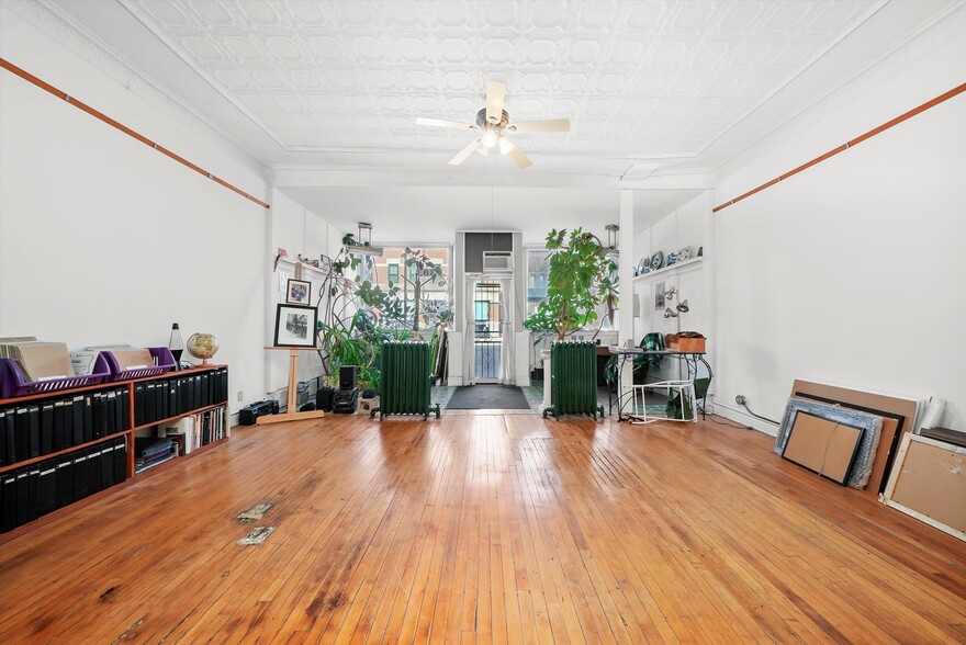 1303 W Chicago Ave, Chicago, IL à vendre - Photo de l’immeuble – Image 3 sur 33