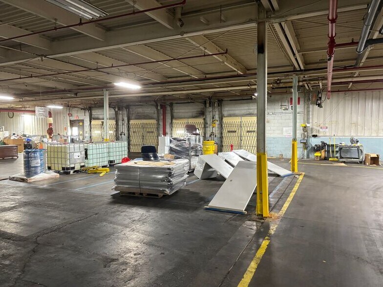 1255 Oak St, Elkhart, IN à vendre - Photo de l’immeuble – Image 2 sur 16