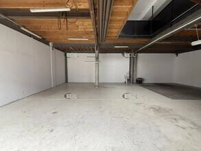 Local d’activités dans Chelles à louer Photo intérieure– Image 2 sur 10