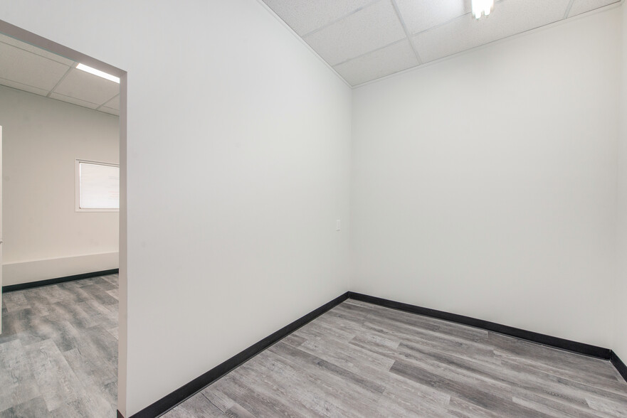 288 Stuyvesant Ave, Lyndhurst, NJ à louer - Photo de l’immeuble – Image 1 sur 12