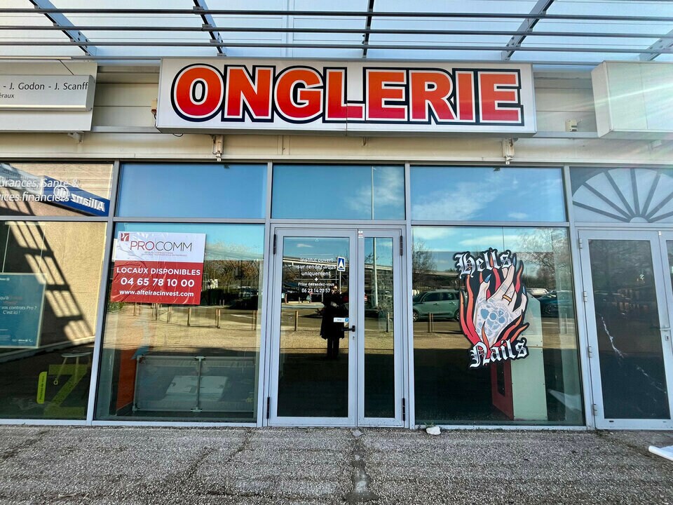 Local commercial dans Saint-Laurent-des-Arbres à louer Photo de l’immeuble– Image 1 sur 6