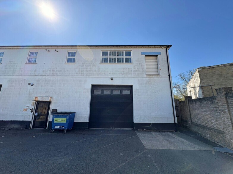 Worton Rd, Isleworth à louer - Photo de l’immeuble – Image 3 sur 13