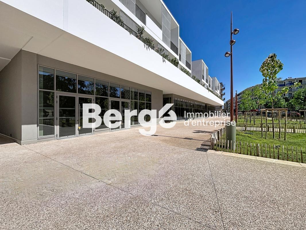 990 Avenue Du Général De Gaulle, Saint-Laurent-du-Var à vendre Photo de l’immeuble– Image 1 sur 11