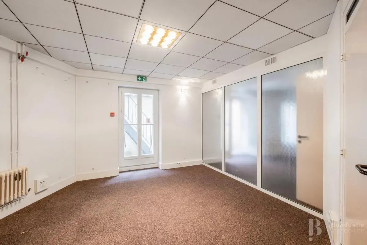 31 Rue Du Rocher, Paris à louer Photo intérieure– Image 1 sur 10