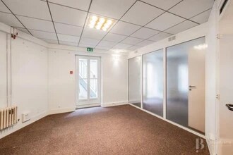 31 Rue Du Rocher, Paris à louer Photo intérieure– Image 1 sur 10