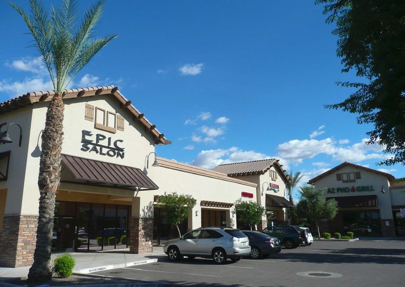 E Queen Creek Rd, Chandler, AZ à louer - Photo de l’immeuble – Image 2 sur 4