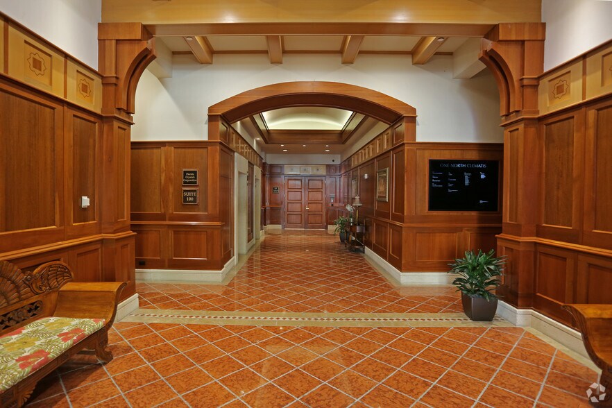 1 N Clematis St, West Palm Beach, FL à louer - Hall d’entrée – Image 2 sur 8