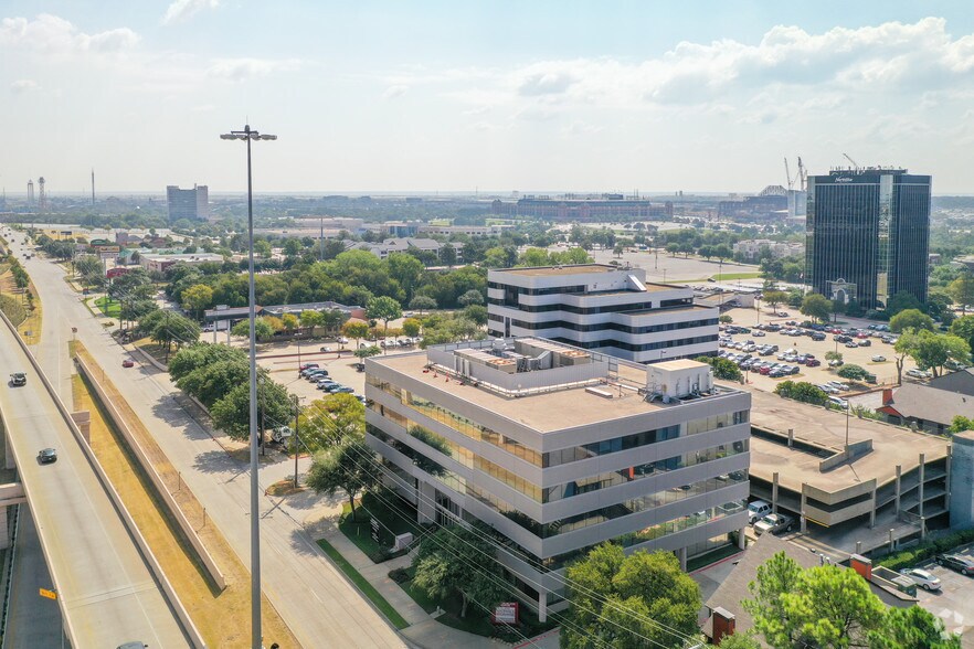 1112 E Copeland Rd, Arlington, TX à louer - Aérien – Image 3 sur 12