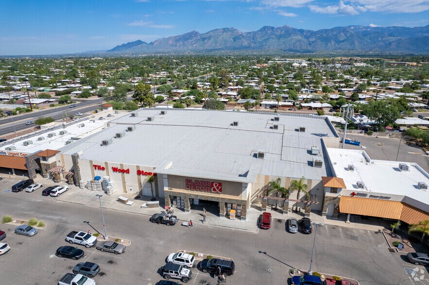 7105-7169 E Broadway Blvd, Tucson, AZ à louer - Aérien – Image 3 sur 9