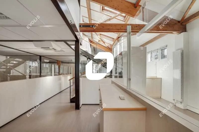 Bureau dans Montreuil à louer - Photo de l’immeuble – Image 2 sur 12