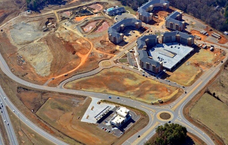 401 Langtree Rd, Mooresville, NC à louer - Photo de l’immeuble – Image 2 sur 8
