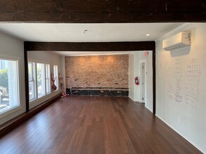 1645 N La Brea Ave, Los Angeles, CA à louer Photo intérieure– Image 2 sur 7