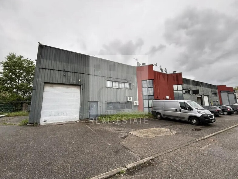 Local d'activités dans Villeurbanne à vendre - Photo de l’immeuble – Image 1 sur 24