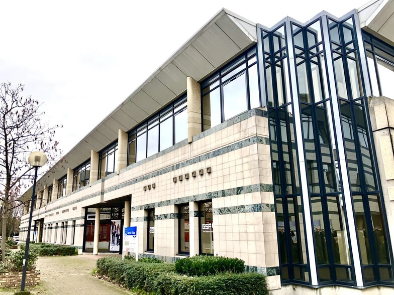 3 Place Du Village, Gennevilliers à vendre - Photo de l’immeuble – Image 2 sur 6
