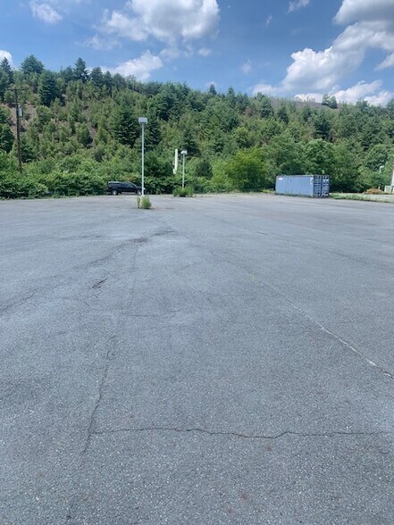 1099 E Broad St, Tamaqua, PA à vendre - Photo de l’immeuble – Image 3 sur 26