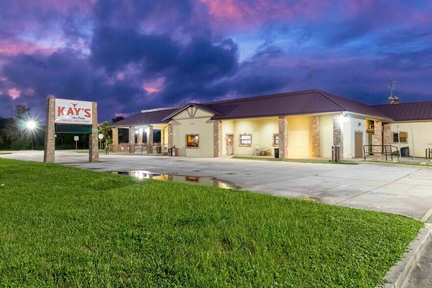 1552 W King St, Cocoa, FL à vendre - Photo de l’immeuble – Image 2 sur 13