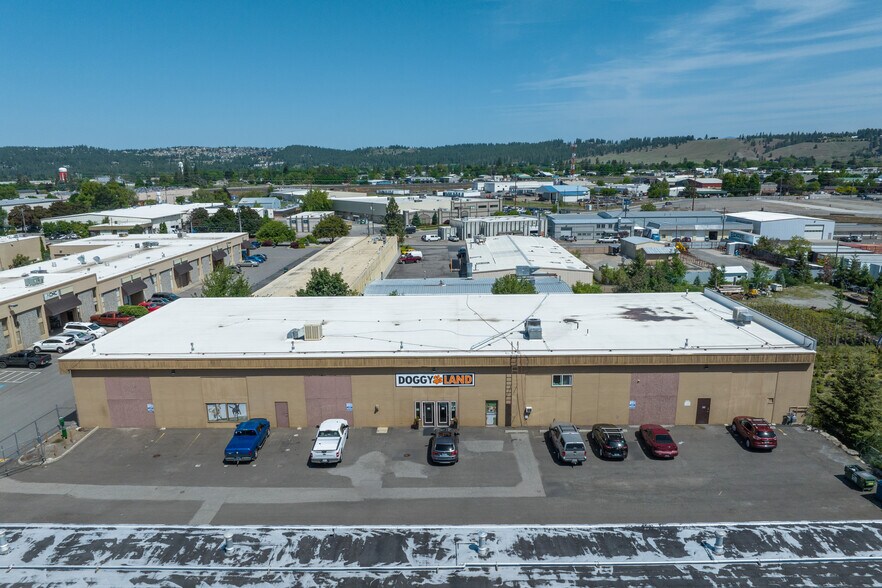 10021 E Knox Ave, Spokane, WA à vendre - Photo de l’immeuble – Image 1 sur 8