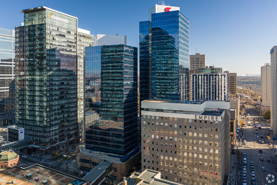 10060 Jasper Ave NW, Edmonton, AB à louer - Photo de l’immeuble – Image 2 sur 5