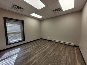 7830 Main St NE, Fridley, MN à louer Photo intérieure– Image 2 sur 8
