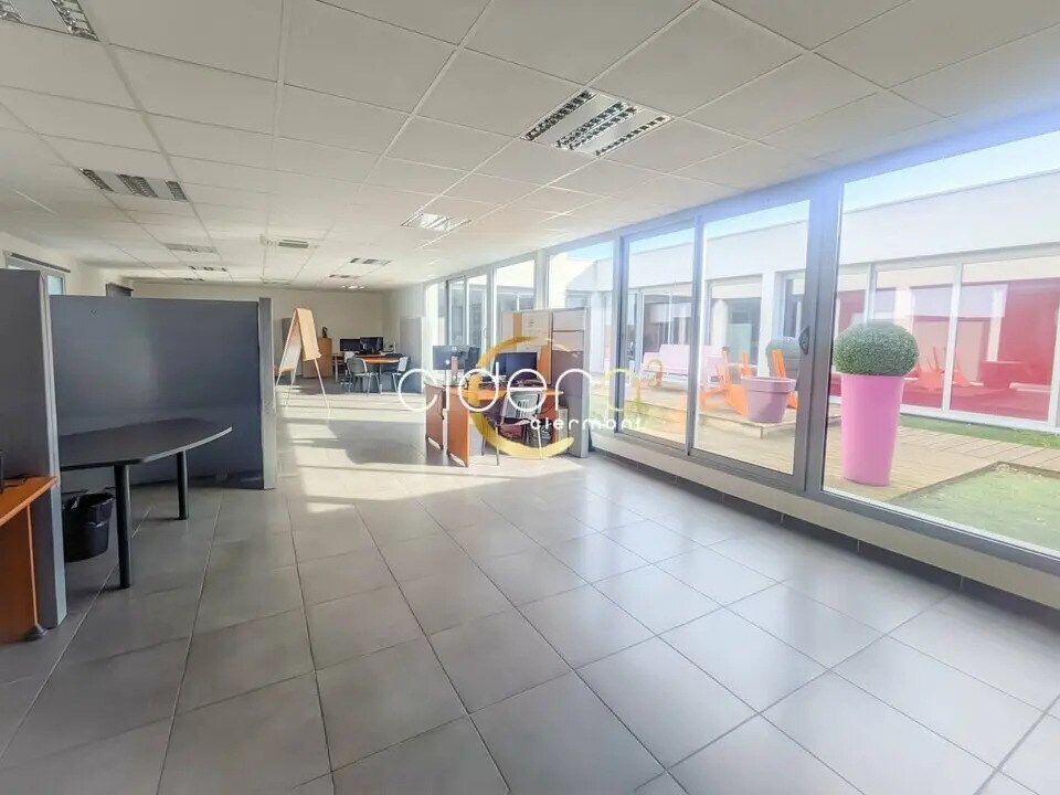 Bureau dans Aubière à louer Photo de l’immeuble– Image 1 sur 9