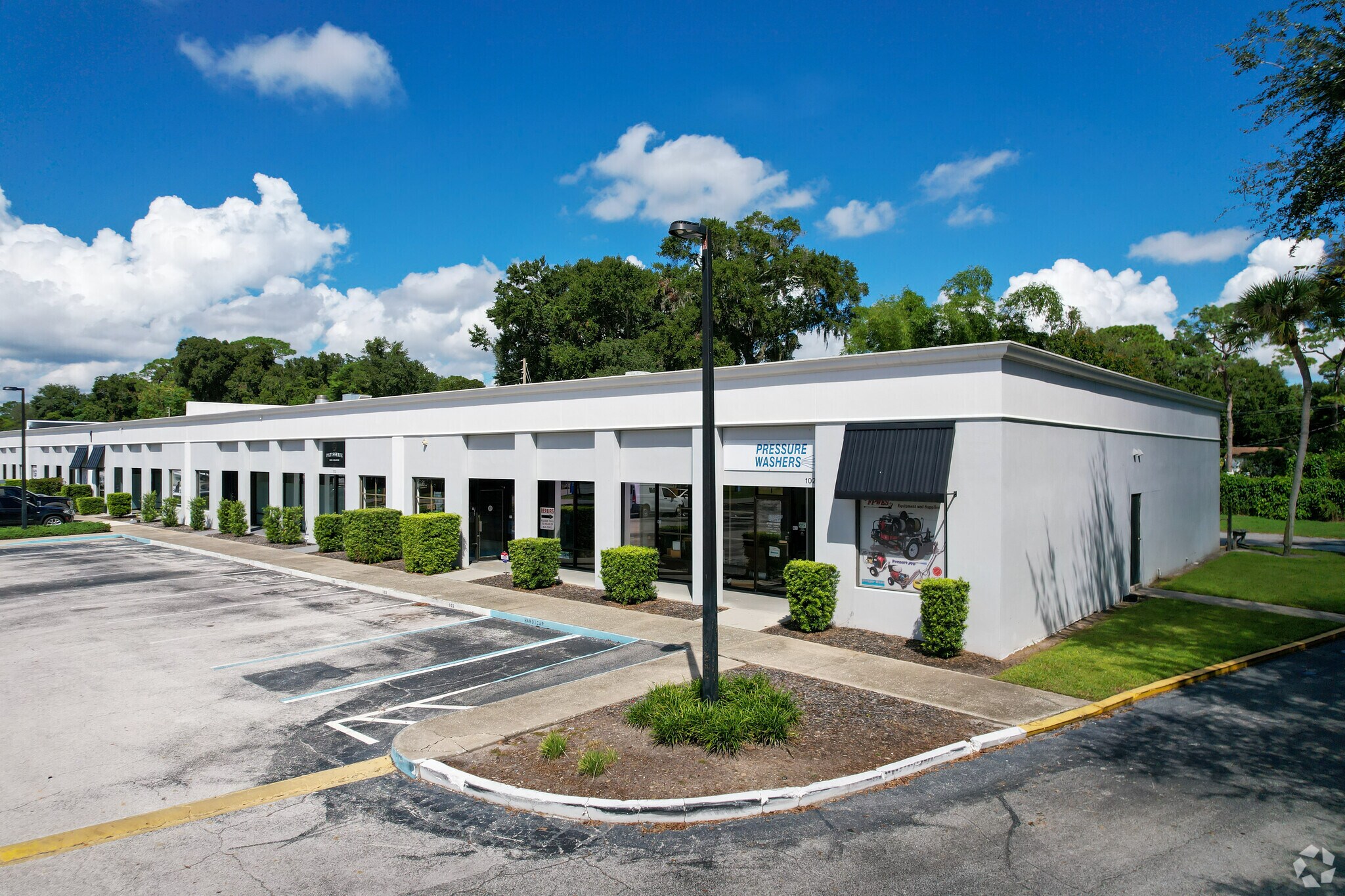 102-134 Live Oaks Blvd, Casselberry, FL à louer Photo de l’immeuble– Image 1 sur 14