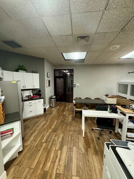 2721 Santa Maria Way, Santa Maria, CA à louer - Photo de l’immeuble – Image 3 sur 5