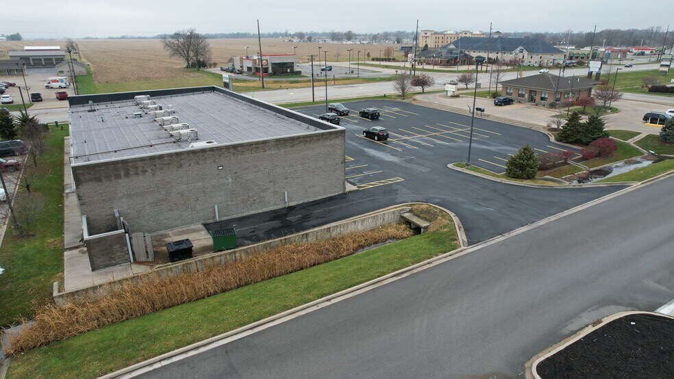 1710 E Jackson St, Macomb, IL à louer - Photo de l’immeuble – Image 2 sur 3