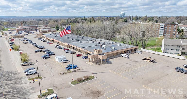 204 E Boulevard Ave, Bismarck, ND à louer Photo principale– Image 1 sur 2