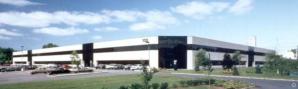 100 American Rd, Morris Plains, NJ à louer - Photo de l’immeuble – Image 2 sur 3