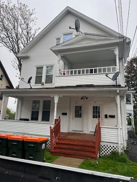 156 Hobart St, Meriden, CT à vendre Photo principale– Image 1 sur 9