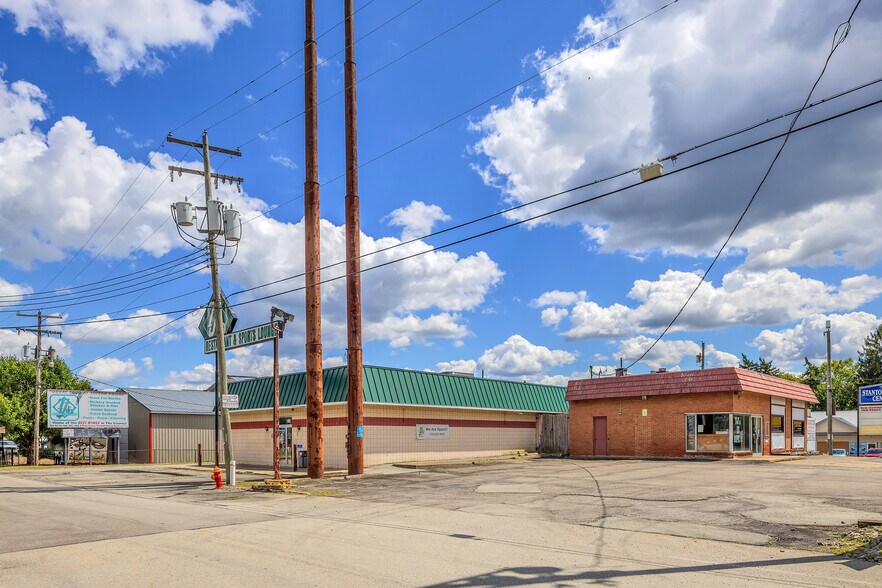 110 E Pennsylvania Ave, New Stanton, PA à vendre - Photo de l’immeuble – Image 3 sur 43