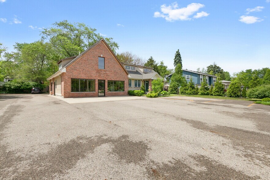 618 Barron Blvd, Grayslake, IL à vendre - Photo de l’immeuble – Image 2 sur 23