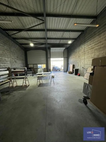 Local d’activités dans SAINT-JEAN-D'ILLAC à louer - Photo intérieure – Image 2 sur 6