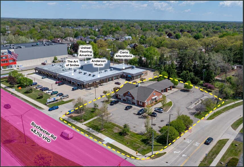 3754 Rochester Rd, Troy, MI à vendre - Photo de l’immeuble – Image 3 sur 6