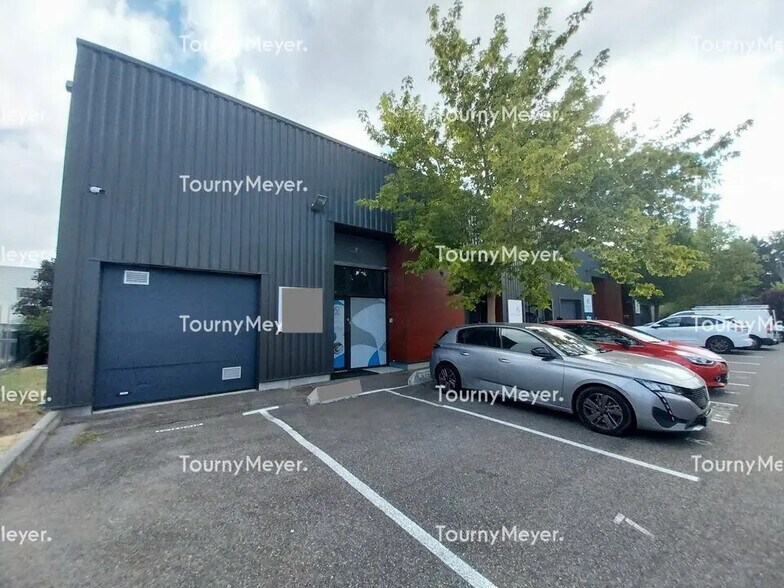 Local d’activités dans Toulouse à louer - Photo de l’immeuble – Image 1 sur 11