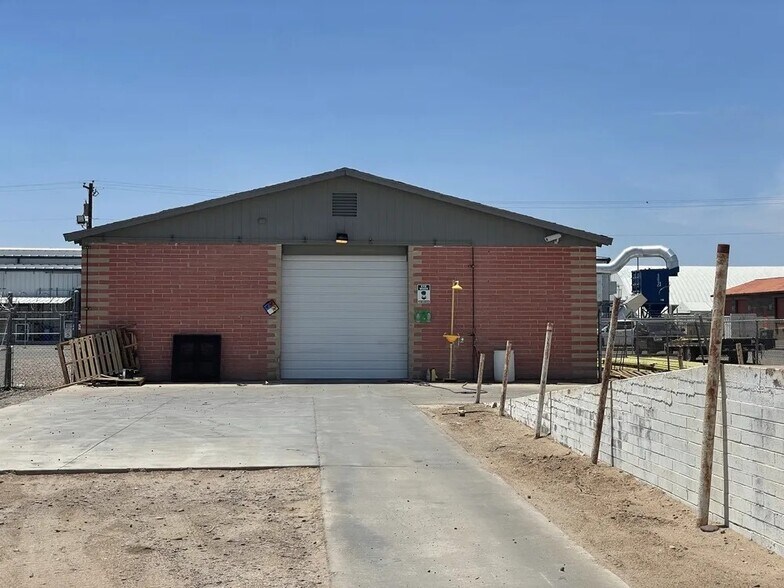 1210 W Tee St, Casa Grande, AZ à louer - Photo de l’immeuble – Image 2 sur 12