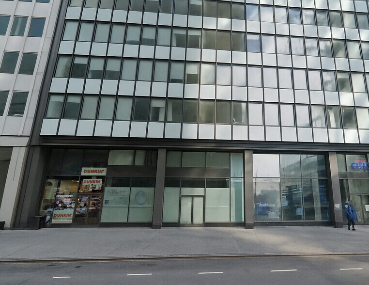 180 Water St, New York, NY à louer - Photo de l’immeuble – Image 2 sur 4