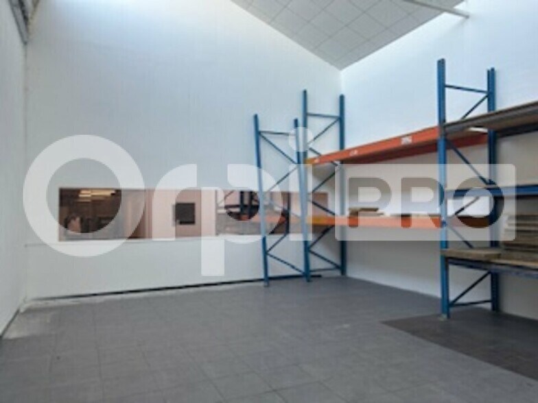 Local d'activités dans Vénissieux à vendre - Photo intérieure – Image 2 sur 5