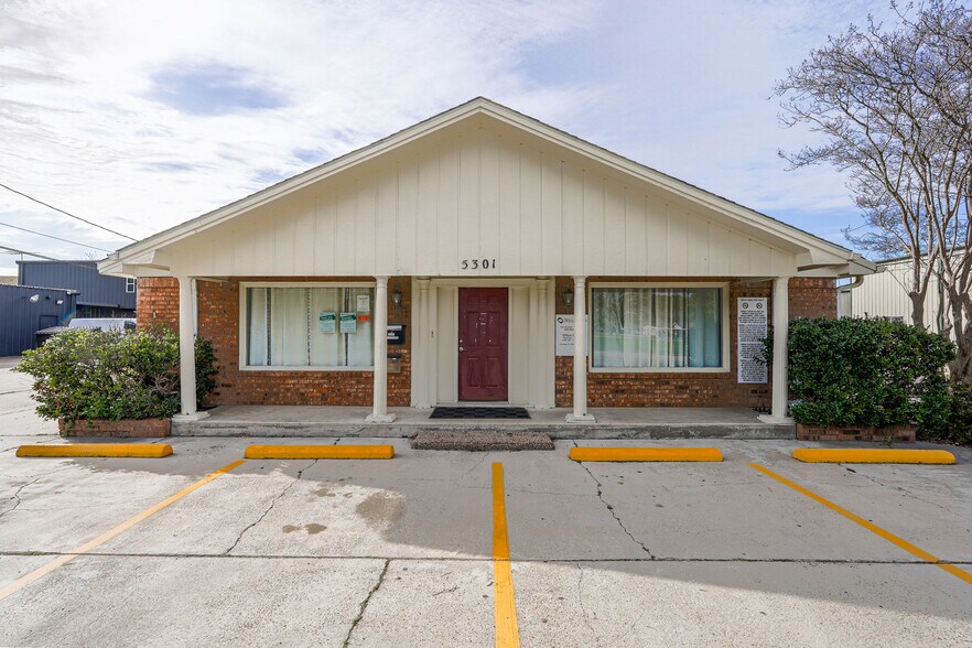 5301 39th St, Groves, TX à vendre - Photo principale – Image 1 sur 16