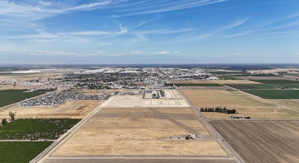 5904 Avenue 304, Visalia, CA à vendre - Photo principale – Image 1 sur 3