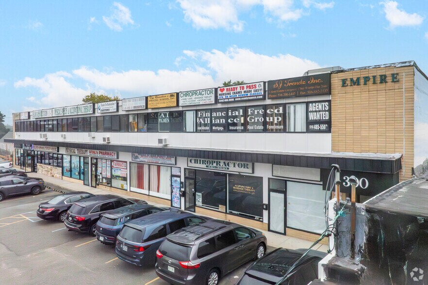300 Hempstead Tpke, West Hempstead, NY à louer - Photo de l’immeuble – Image 3 sur 5