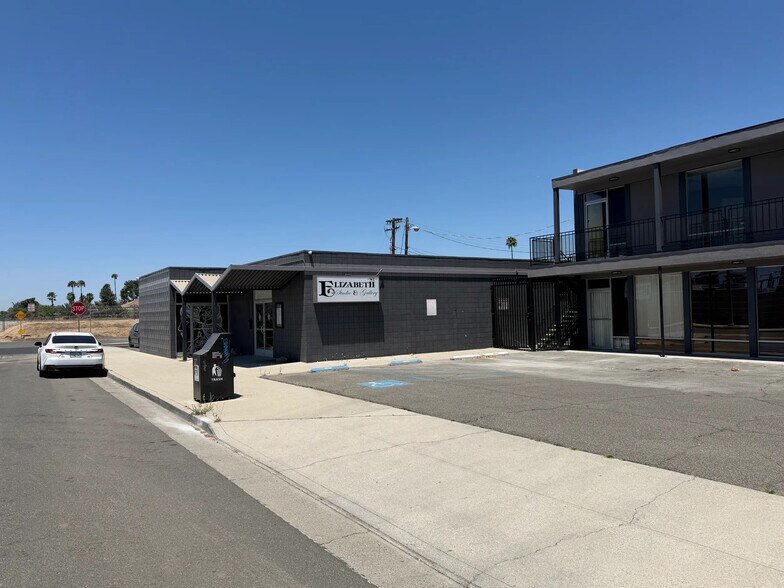 3730 & 3734 Elizabeth St portefeuille de 2 biens à vendre sur LoopNet.fr - Photo de l’immeuble – Image 3 sur 5