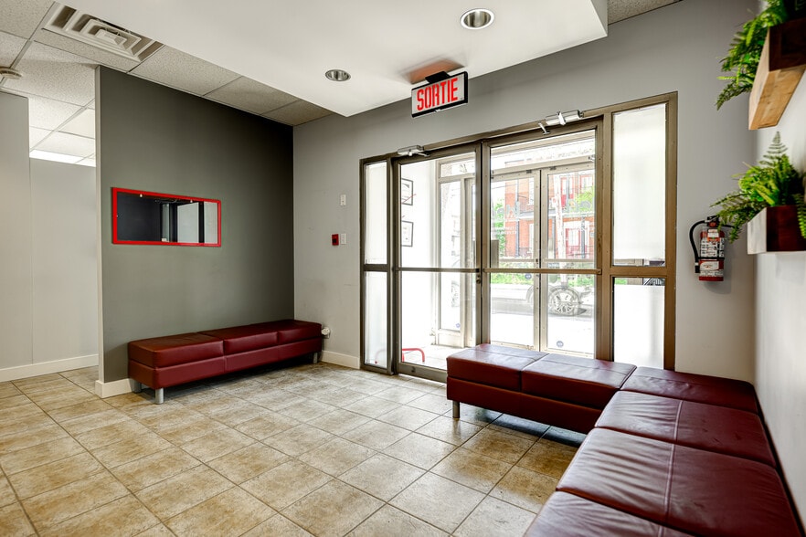 1449-1463 Rue Du Collège, Montréal, QC à louer - Photo de l’immeuble – Image 3 sur 35