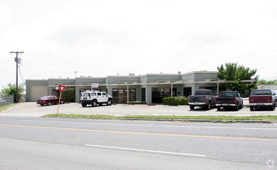 2334-2404 Jackson Keller Rd, San Antonio, TX à louer - Photo de l’immeuble – Image 2 sur 5