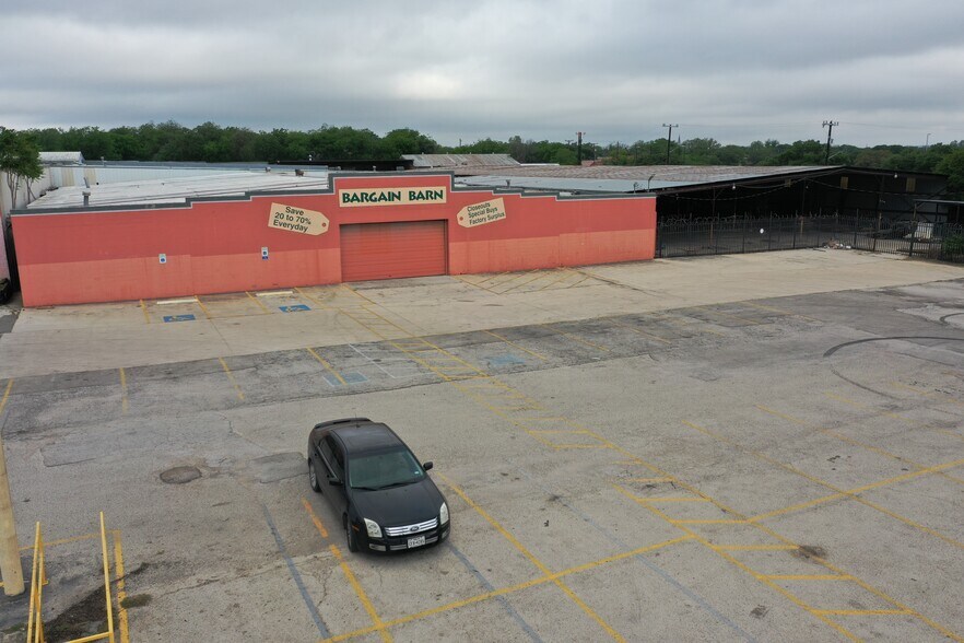 1547 S Zarzamora St, San Antonio, TX à louer - Photo de l’immeuble – Image 3 sur 6
